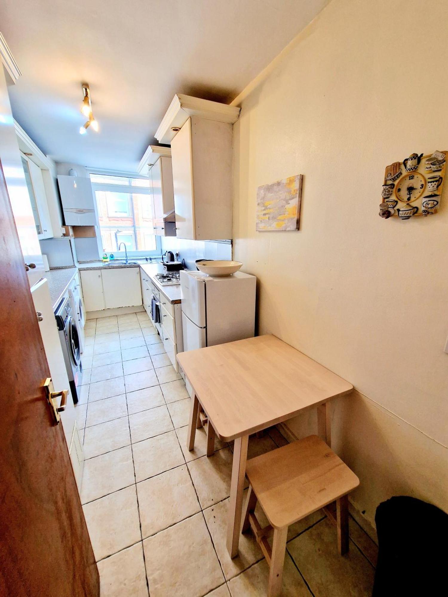 Bright & Spacious Home In Building With Lift, Right Next To Bayswater Station - Walk To Kensington Palace, Hyde Park, Little Venice & Notting Hill Londres Extérieur photo
