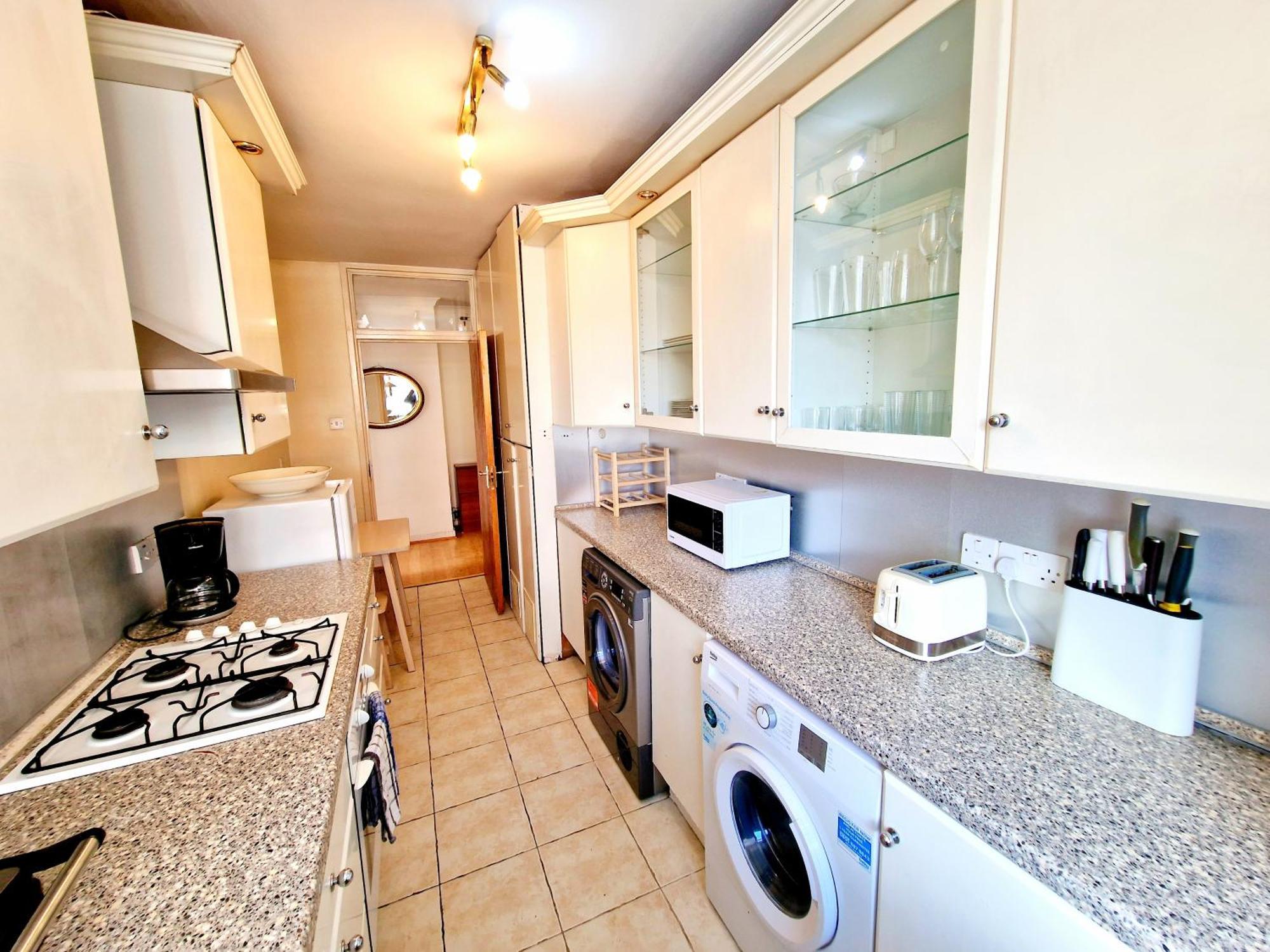Bright & Spacious Home In Building With Lift, Right Next To Bayswater Station - Walk To Kensington Palace, Hyde Park, Little Venice & Notting Hill Londres Extérieur photo