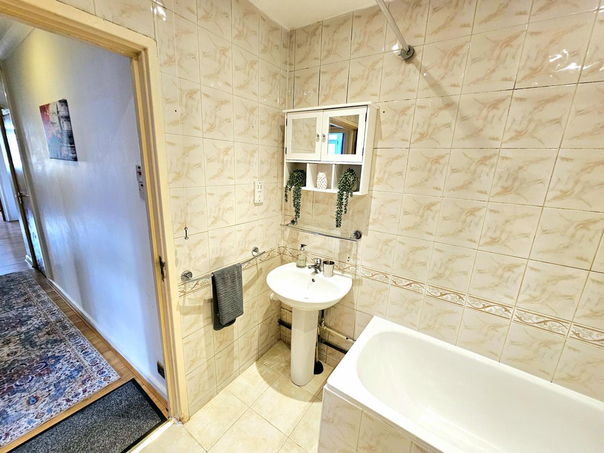 Bright & Spacious Home In Building With Lift, Right Next To Bayswater Station - Walk To Kensington Palace, Hyde Park, Little Venice & Notting Hill Londres Extérieur photo